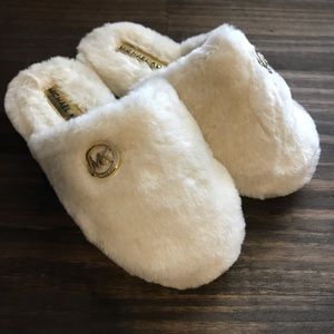 MICHAEL Michael Kors Jet Set Furry Slipper